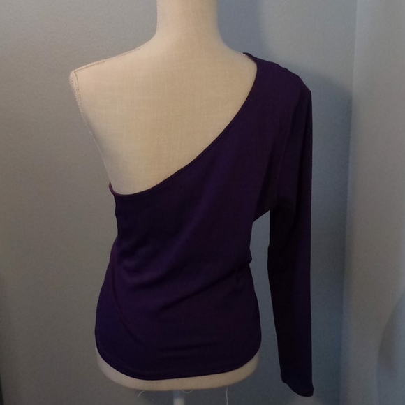 One-shoulder top - Picture 2 of 3